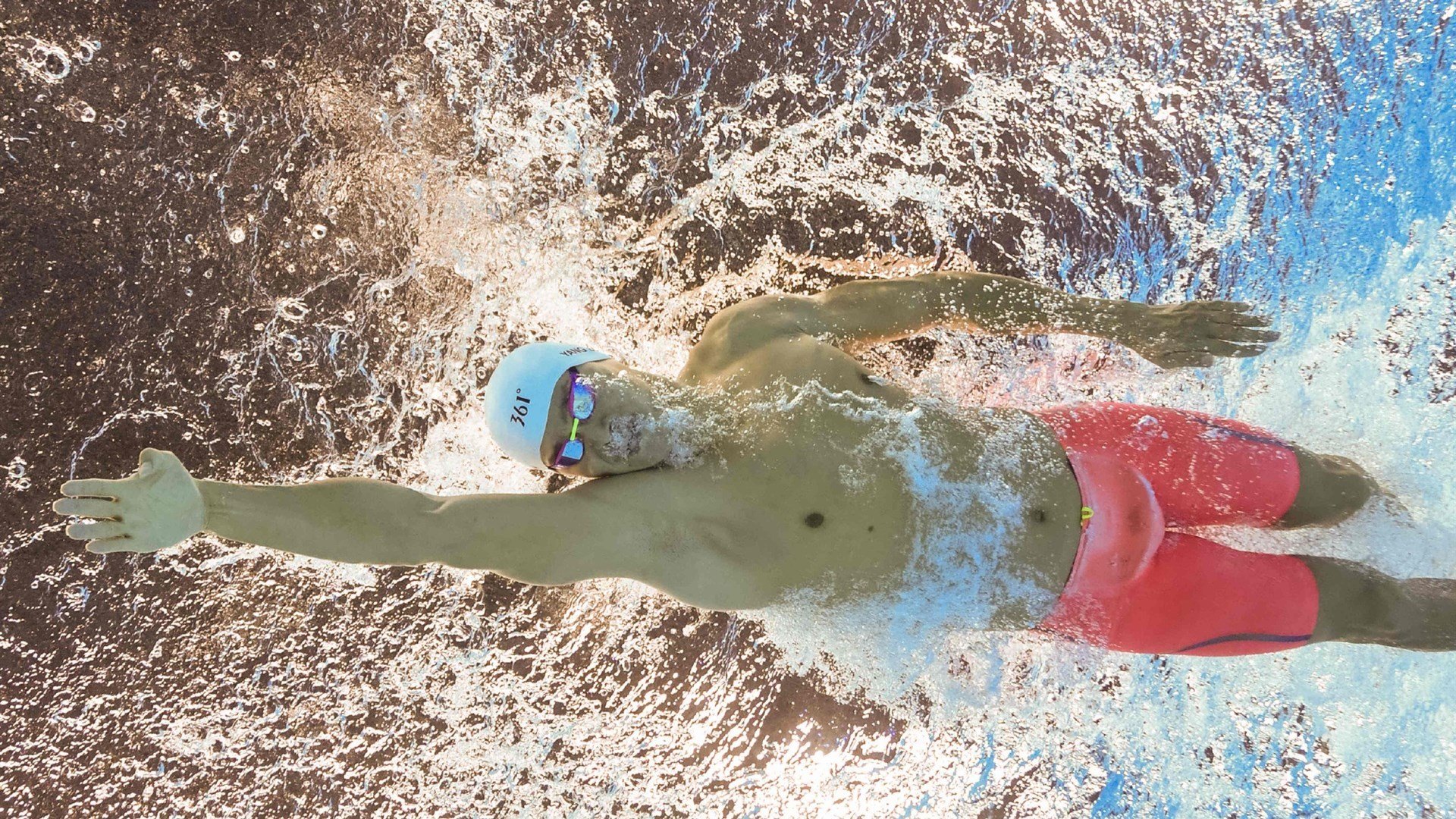 逆风高飞:那些用信念改变命运的足球战士